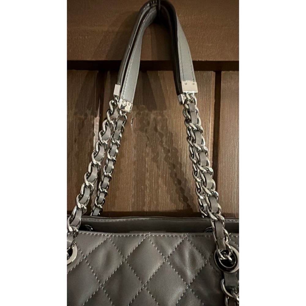 Michael Kors Susannah Quilted Leather Tote Bag Grey Silver Hardware Shoulder Bag - Picture 4 of 11